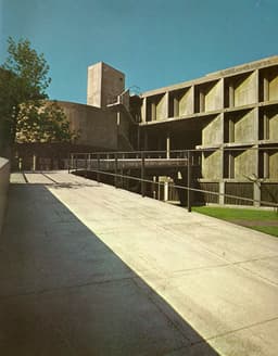 Le Corbusier Visual Arts Center, Cambridge