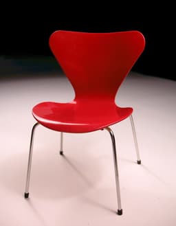 Series 7 Chair by Arne Jacobsen