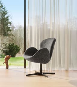 Swan Chair by Arne Jacobsen